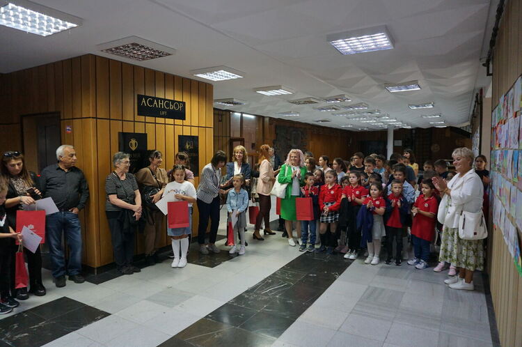 Наградиха победителите в конкурс за рисунка „Да си пожарникар е мисия за цял живот!“