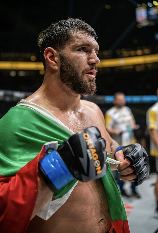 Лазар Тодев с нова победа. Хасковският ММА боец си осигури двубой за титла