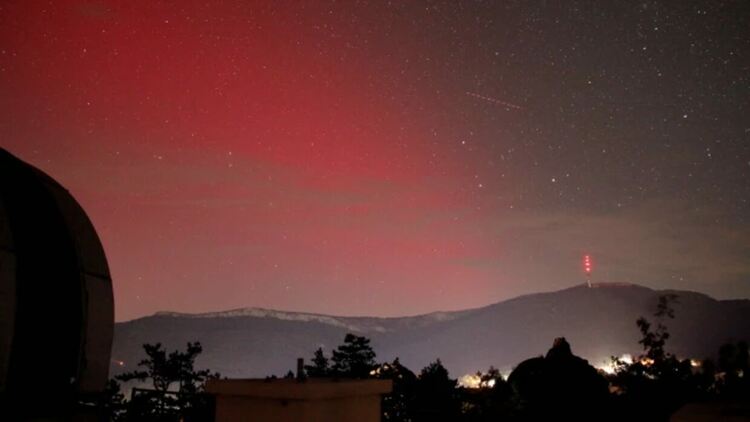 Вижте снимките на полярното сияние, заснето от нашите астрономи от БАН!