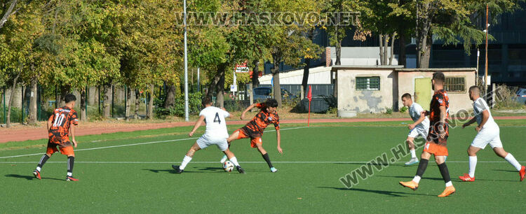 24 гола паднаха в шести кръг на областната група