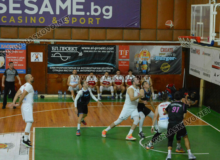 Баскетболният “Хасково” с втора поредна победа 
