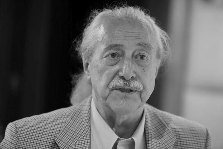 Десетки китаристи ще свирят „Клетва“ пред НДК в памет на Кирил Маричков