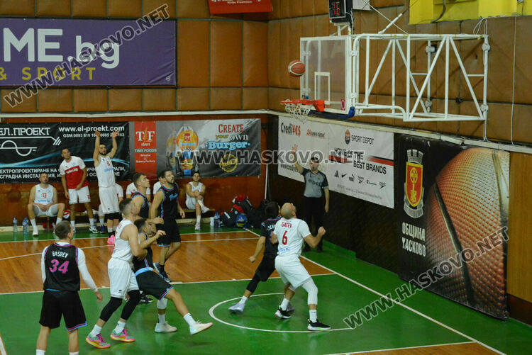 Баскетболният “Хасково” с втора поредна победа 