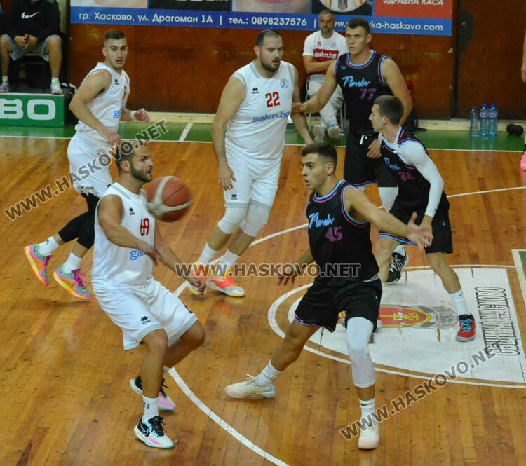 Баскетболният “Хасково” с втора поредна победа 