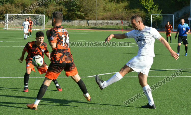 24 гола паднаха в шести кръг на областната група