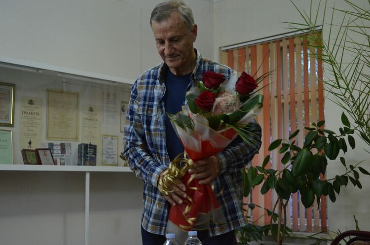 Бальо Балев представи книгата си пред първомайска публика