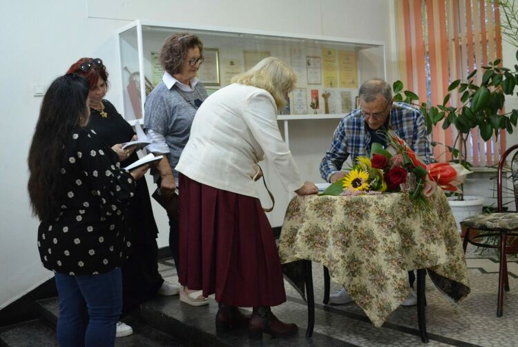 Бальо Балев представи книгата си пред първомайска публика