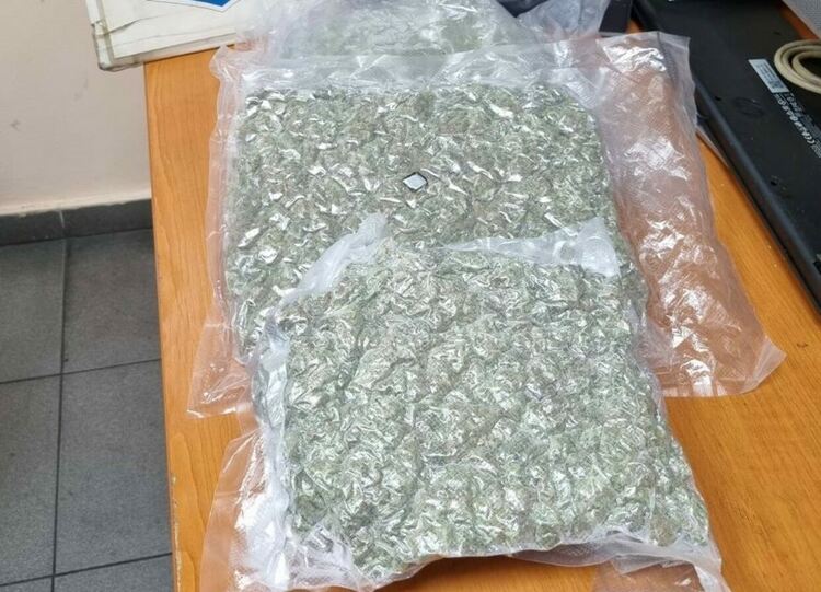 54-годишен пешеходец опита да мине границата с марихуана за 26 000 лв. около кръста