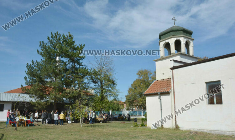 20 години от освещаването си чества храмът „Св. Петка“ във Войводово