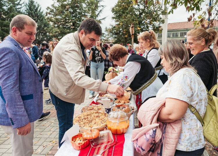 Нова детска площадка откри Иво Димов в село Горски извор