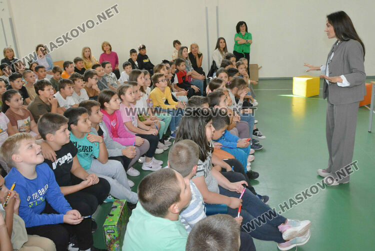 Актрисата Гергана Стоянова вдъхнови ученици от   ОУ „Св. Иван Рилски“