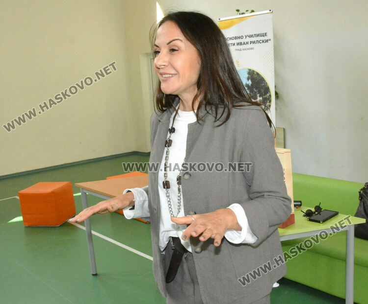 Актрисата Гергана Стоянова вдъхнови ученици от   ОУ „Св. Иван Рилски“
