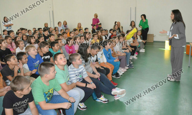 Актрисата Гергана Стоянова вдъхнови ученици от   ОУ „Св. Иван Рилски“