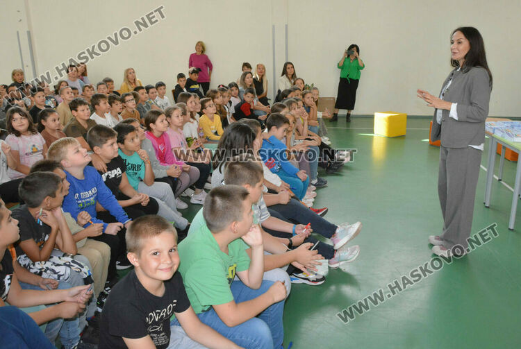 Актрисата Гергана Стоянова вдъхнови ученици от   ОУ „Св. Иван Рилски“