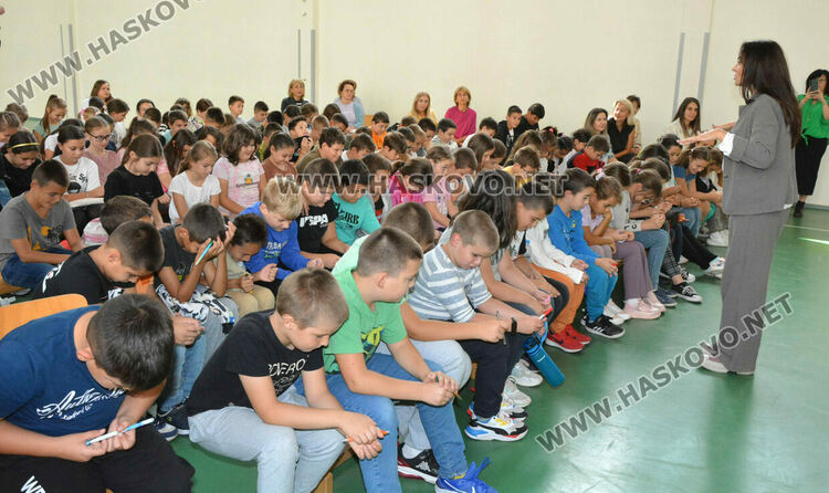 Актрисата Гергана Стоянова вдъхнови ученици от   ОУ „Св. Иван Рилски“