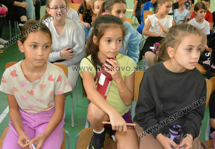 Актрисата Гергана Стоянова вдъхнови ученици от   ОУ „Св. Иван Рилски“