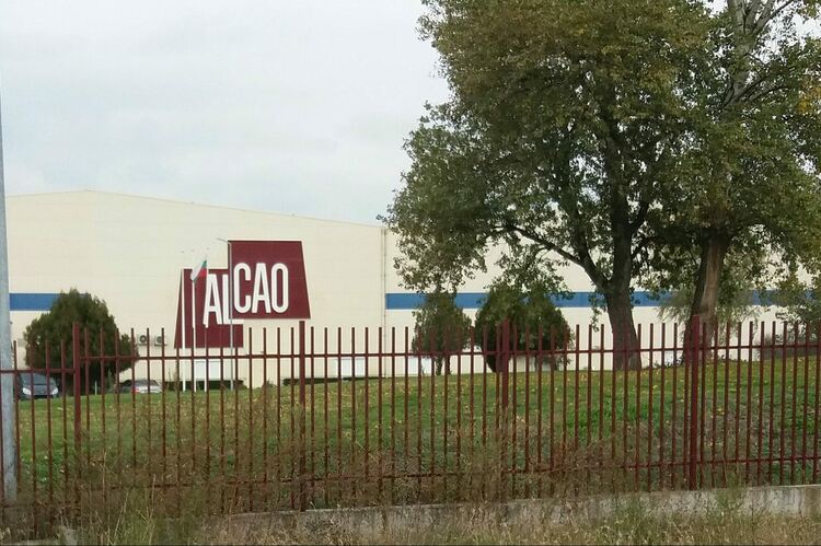 Алкао разширява производствената си база