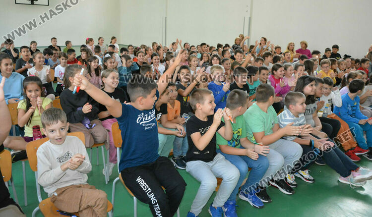 Актрисата Гергана Стоянова вдъхнови ученици от   ОУ „Св. Иван Рилски“