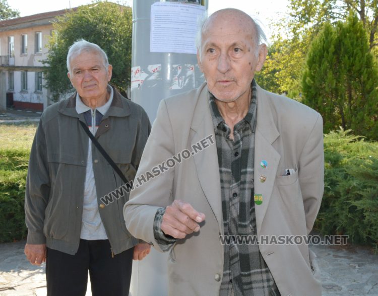 Ветерани от авиополка в Узунджово се срещнаха с ученици за Деня на българските ВВС