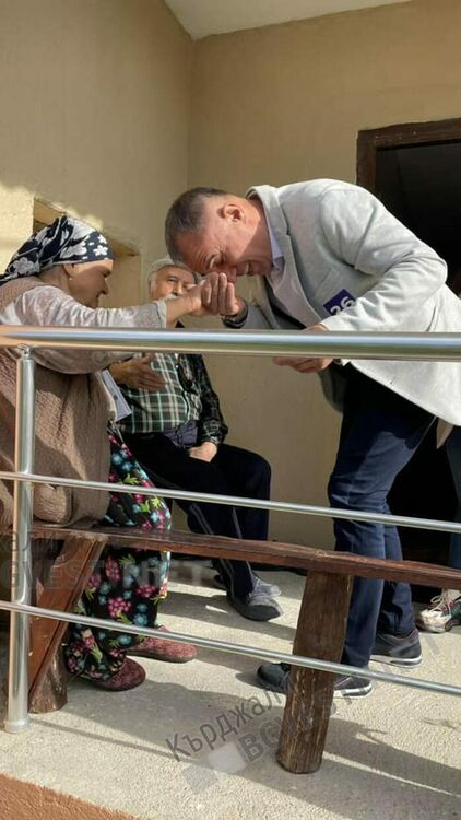 Сабахатин Гьокче от ПП-ДБ се срещна със жители на седемте общини в Кърджалийска област,виждат в него единствена надежда