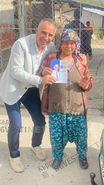 Сабахатин Гьокче от ПП-ДБ се срещна със жители на седемте общини в Кърджалийска област,виждат в него единствена надежда