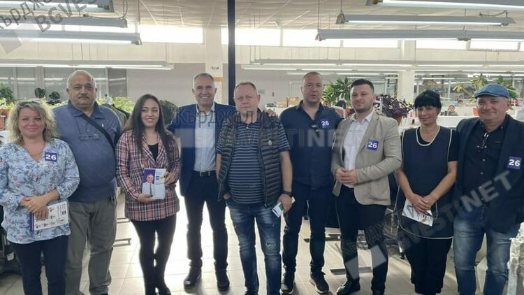 Сабахатин Гьокче от ПП-ДБ се срещна със жители на седемте общини в Кърджалийска област,виждат в него единствена надежда