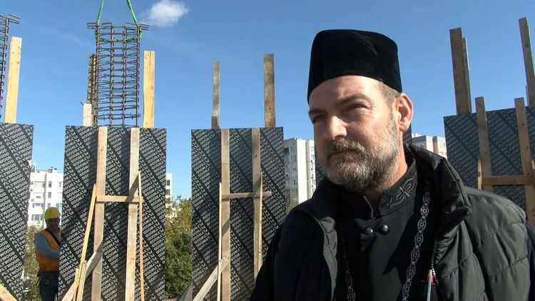 Отец Никола ще отслужи молебен тази събота