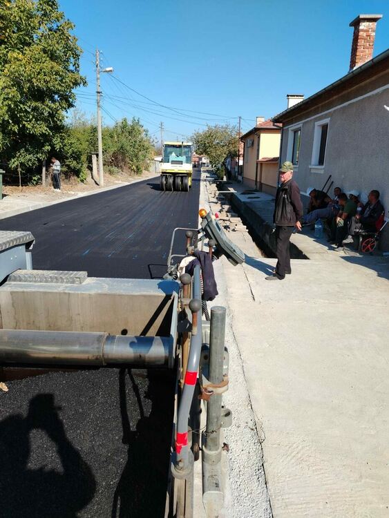В Дълбок извор се радват на напълно ремонтирана улица