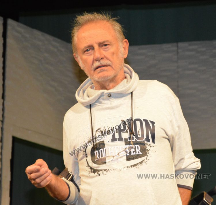 Режисьорът Иван Савов