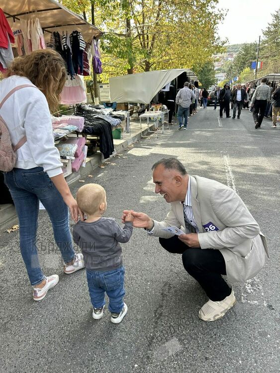 Сабахатин Гьокче от ПП-ДБ се срещна със жители на седемте общини в Кърджалийска област,виждат в него единствена надежда