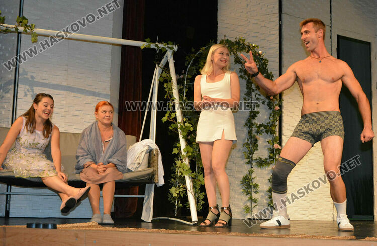 Представят премиерно „Барут от хормони“ с режисьор Иван Савов в Хасково