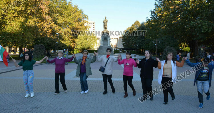 От КГБ извиха хоро в Хасково