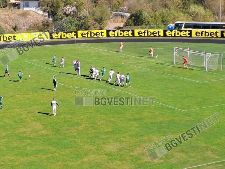 Червени картони и меле при загубата на „Родопа“ от „Локомотив“ II (Пловдив) с 1:3