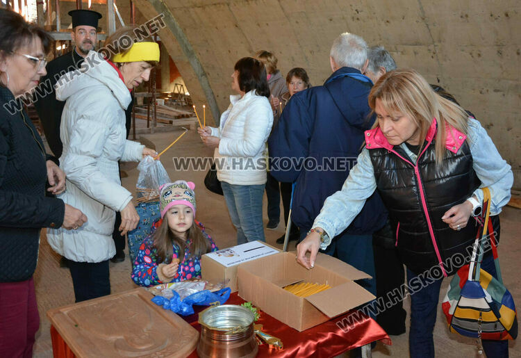 Отец Никола от строящата се църква в Хасково : Който дарява за църква, той дарява за живот