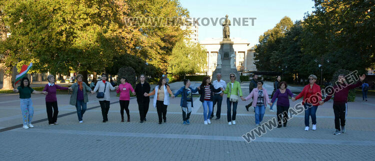 От КГБ извиха хоро в Хасково