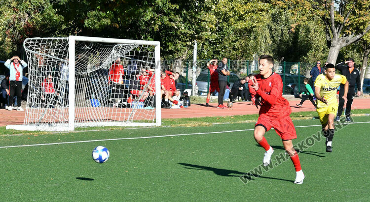 ФК “Хасково” остава лидер след седма победа, “Старско” също с успех