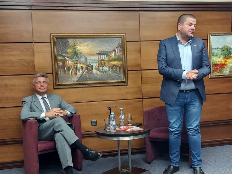 Проф. Иво Христов от Хасково: Тази политическа система трябва да бъде изметена