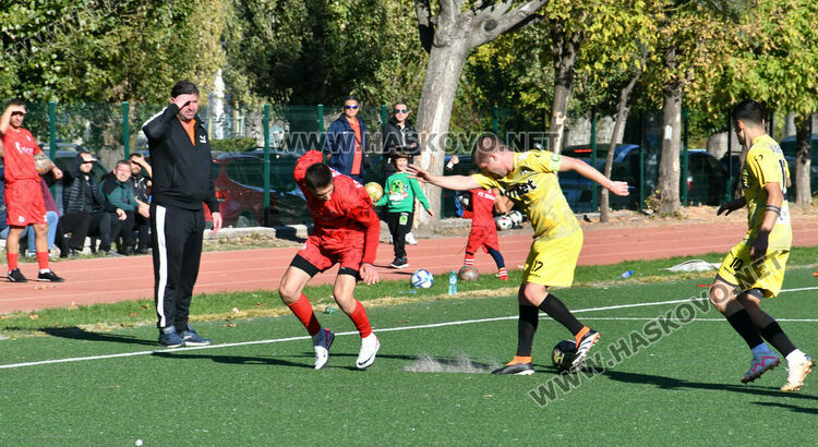 ФК “Хасково” остава лидер след седма победа, “Старско” също с успех