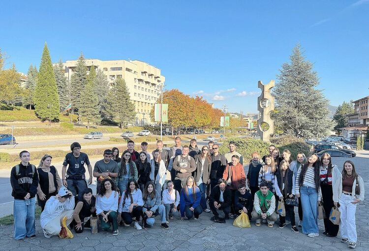  „Екосвят Родопи“ за пореден път събра младежи от няколко държави за екологично обучение 