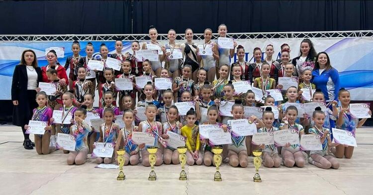 10 медала и две отборни купи за „Мега спорт“ от държавно първенство и турнир