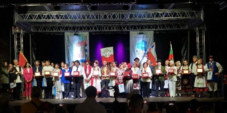 Хасковският танцов клуб 7/8б с награди от международен фестивал в Италия