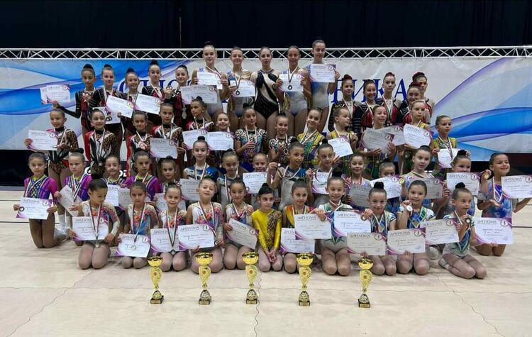 10 медала и две отборни купи за „Мега спорт“ от държавно първенство и турнир