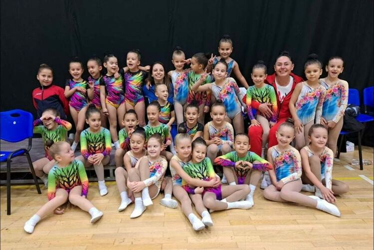 10 медала и две отборни купи за „Мега спорт“ от държавно първенство и турнир