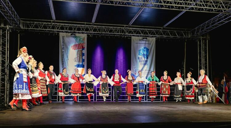 Хасковският танцов клуб 7/8б с награди от международен фестивал в Италия