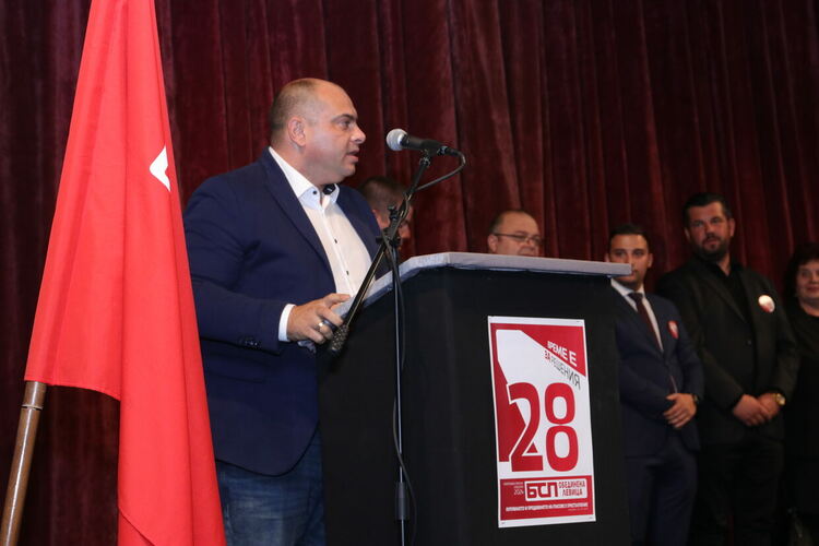 Филип Попов