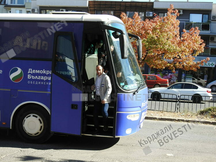 Лидерски десант на ПП-ДБ в Кърджали,показаха как се усвояват парите за града,отпуснати от правителството на Николай Денков