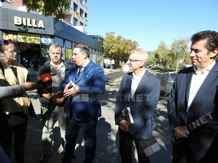 Лидерски десант на ПП-ДБ в Кърджали,показаха как се усвояват парите за града,отпуснати от правителството на Николай Денков