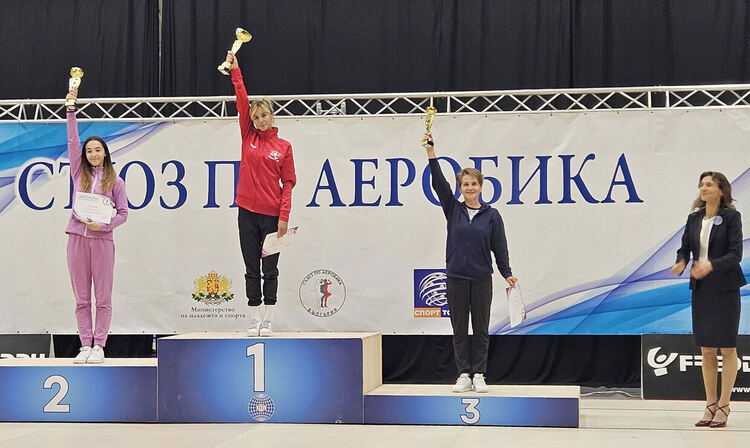 12 медала и 3 отборни купи за „Виолена“ от държавно първенство и турнир 