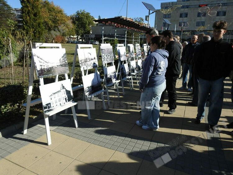 Община Кърджали ще подарява цветни фотоси на града на своите гости,снимките са на ученици от ОДК