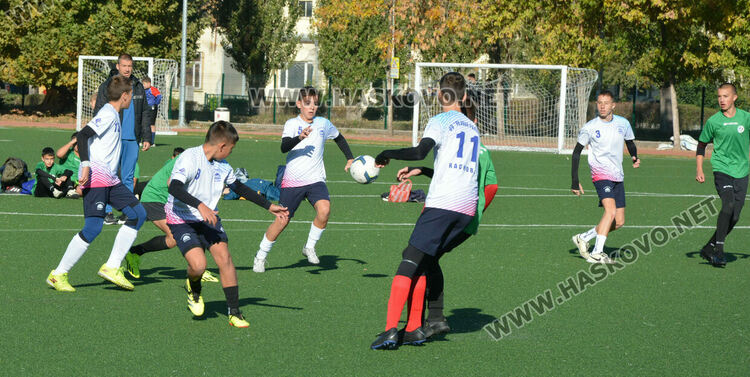 Започнаха общинските ученически игри по футбол